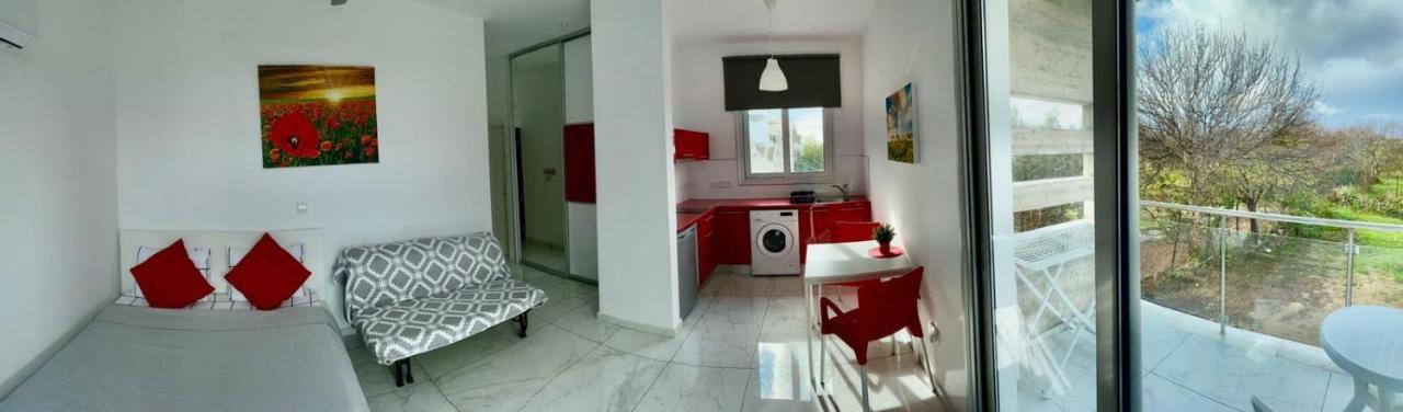 Dream- Downtown-Studios Пафос Экстерьер фото