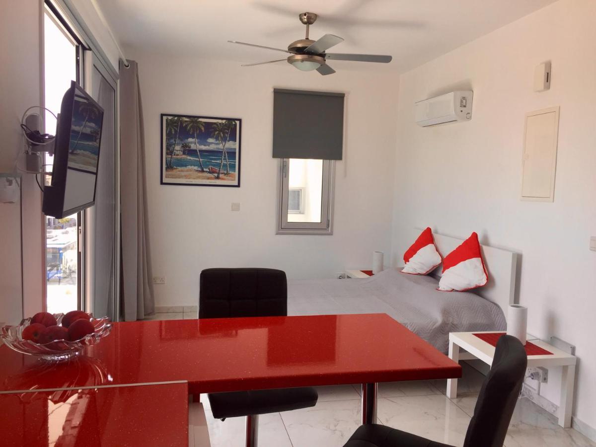 Dream- Downtown-Studios Пафос Экстерьер фото