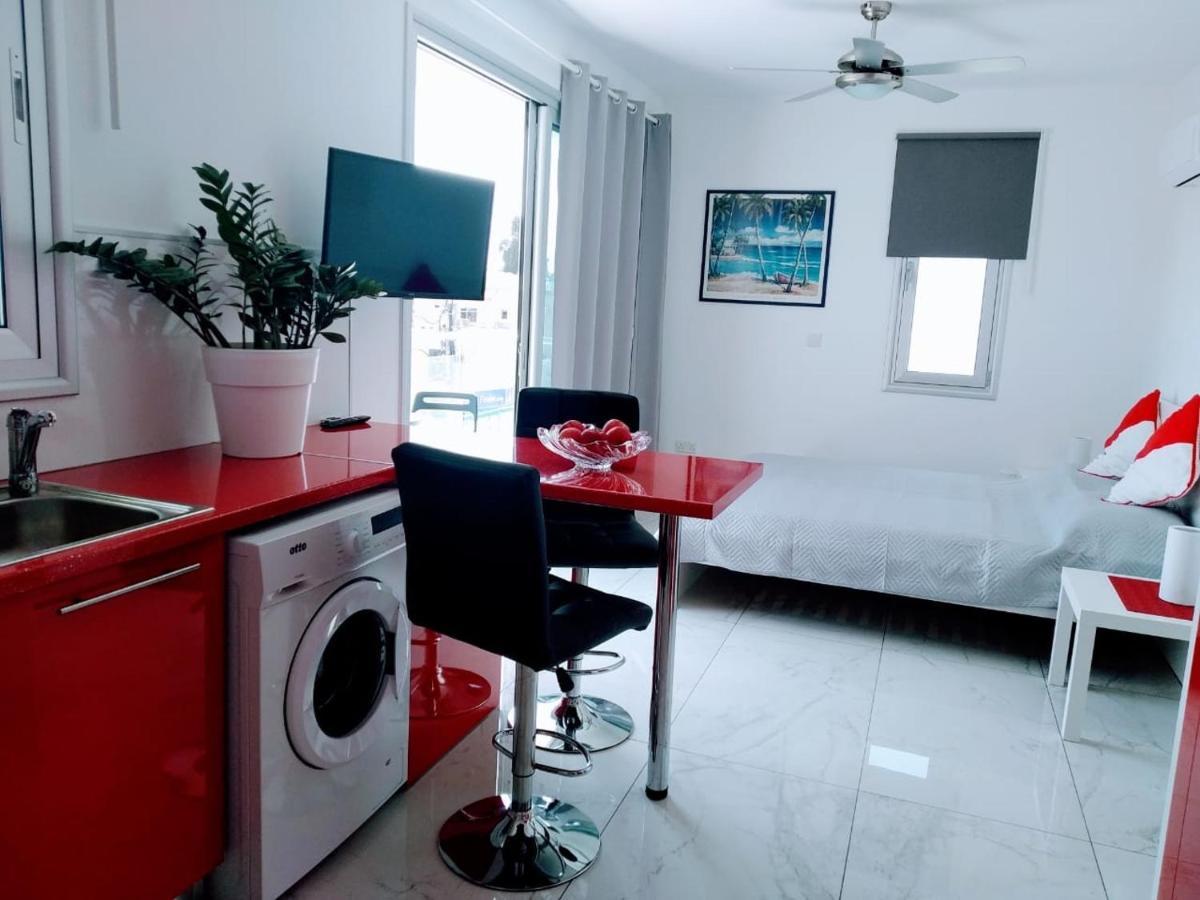 Dream- Downtown-Studios Пафос Экстерьер фото