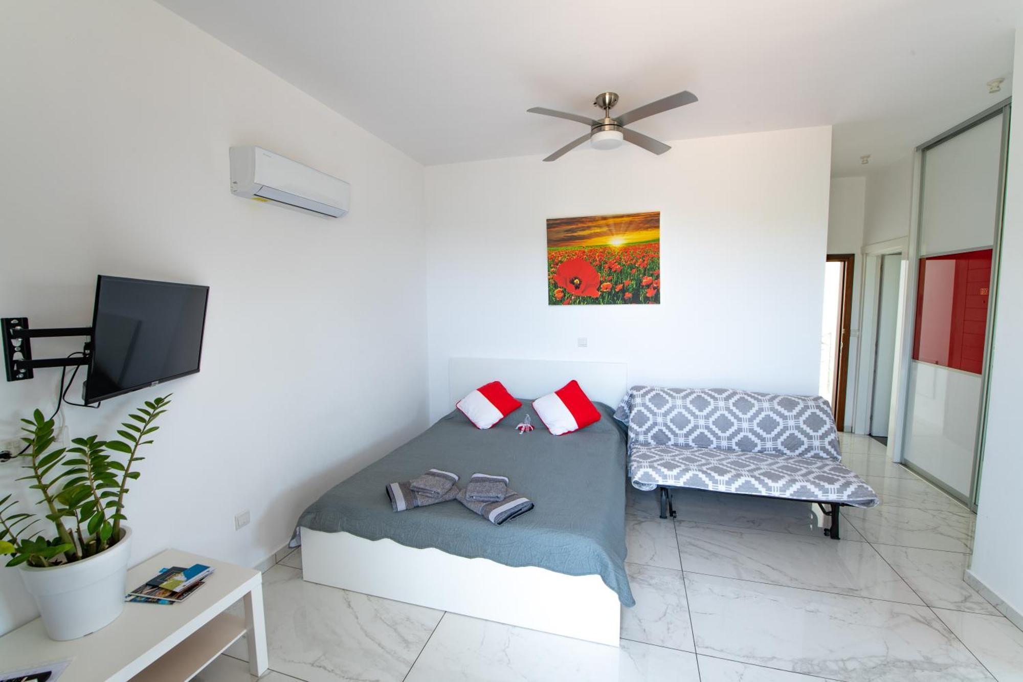 Dream- Downtown-Studios Пафос Экстерьер фото